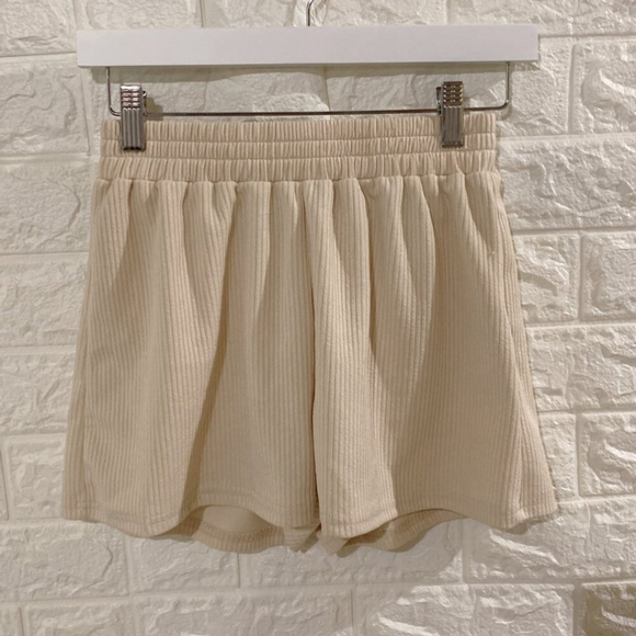 EXCELLENT CONDITION | SUPER SOFT WHITE CREAM ELASTIC TRACK SHORTS | RIB KNIT | H - Picture 2 of 7